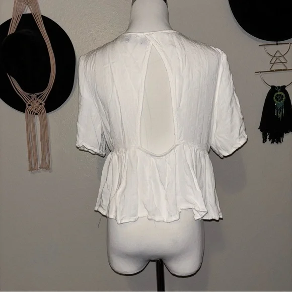 Volcom White Button Up - like new - Picture 2 of 3